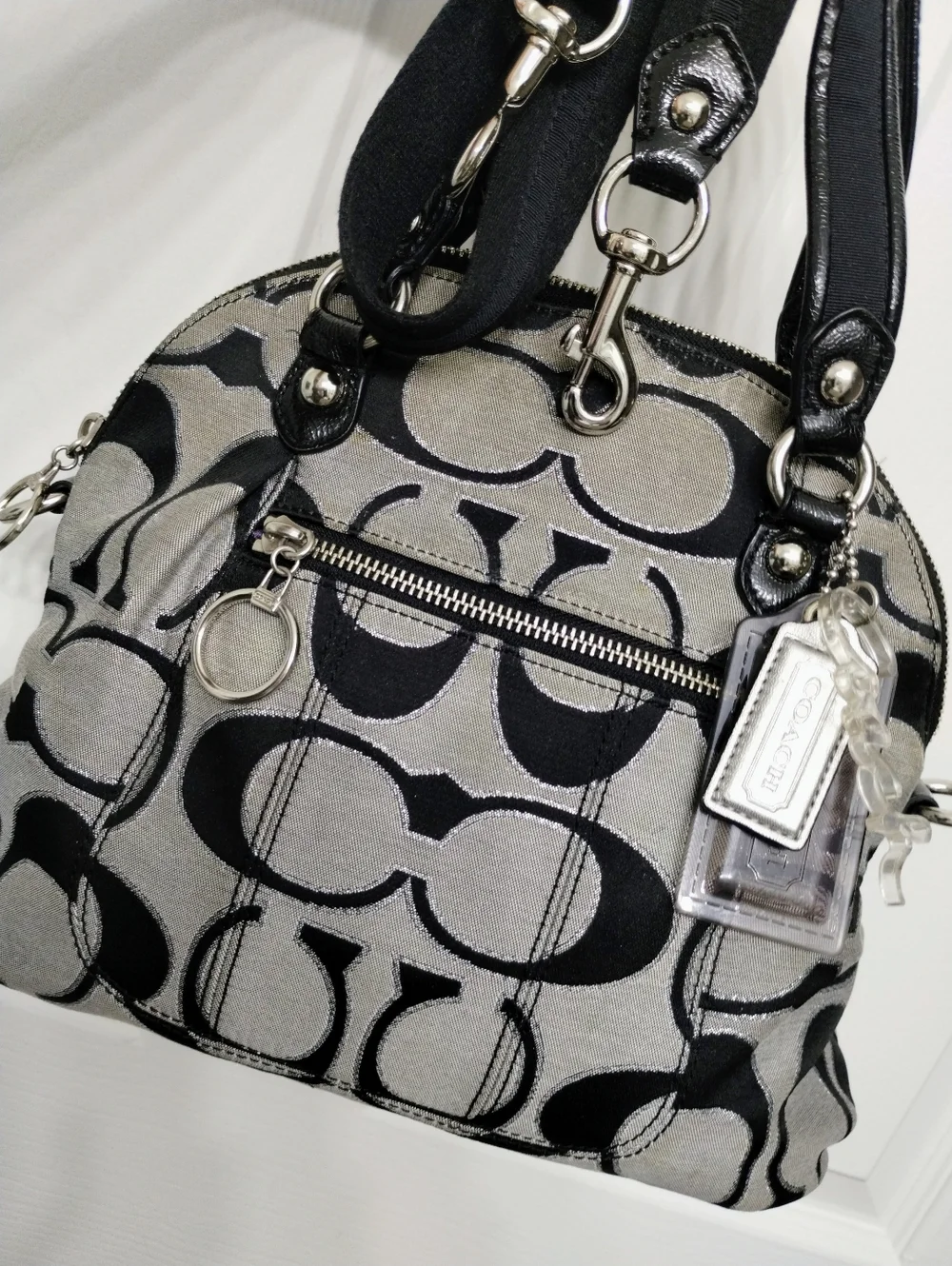 Coach Poppy 2012 - Picture 2 of 12